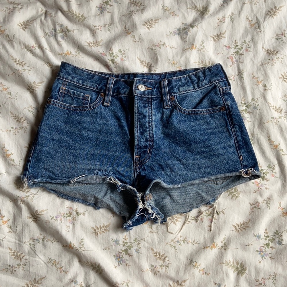 O.g. Short old navy shorts medium wash size 4 in great condition